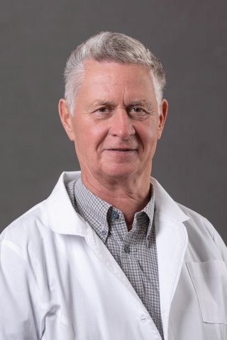 Dr. Farkas Viktor
