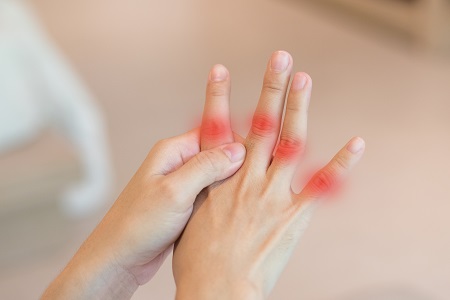 Fájdalom az ujjakban: ezt jelezheti Az egyik ujj fáj a karban